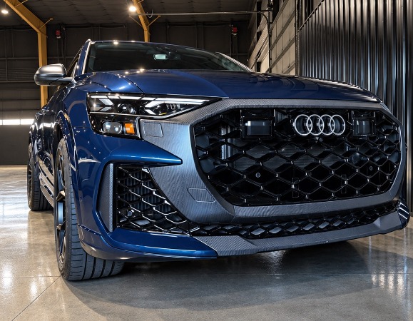 Used 2025 Audi RSQ8 Performance $7,100 Matte Carbon Package  Extensive Carbon Fiber  23 Forged Wheels for sale $135,800 at Chicago Motor Cars in West Chicago IL 60185 3