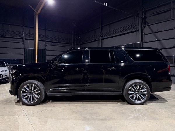 Used 2022 Cadillac Escalade ESV Sport for sale $71,800 at Chicago Motor Cars in West Chicago IL 60185 4