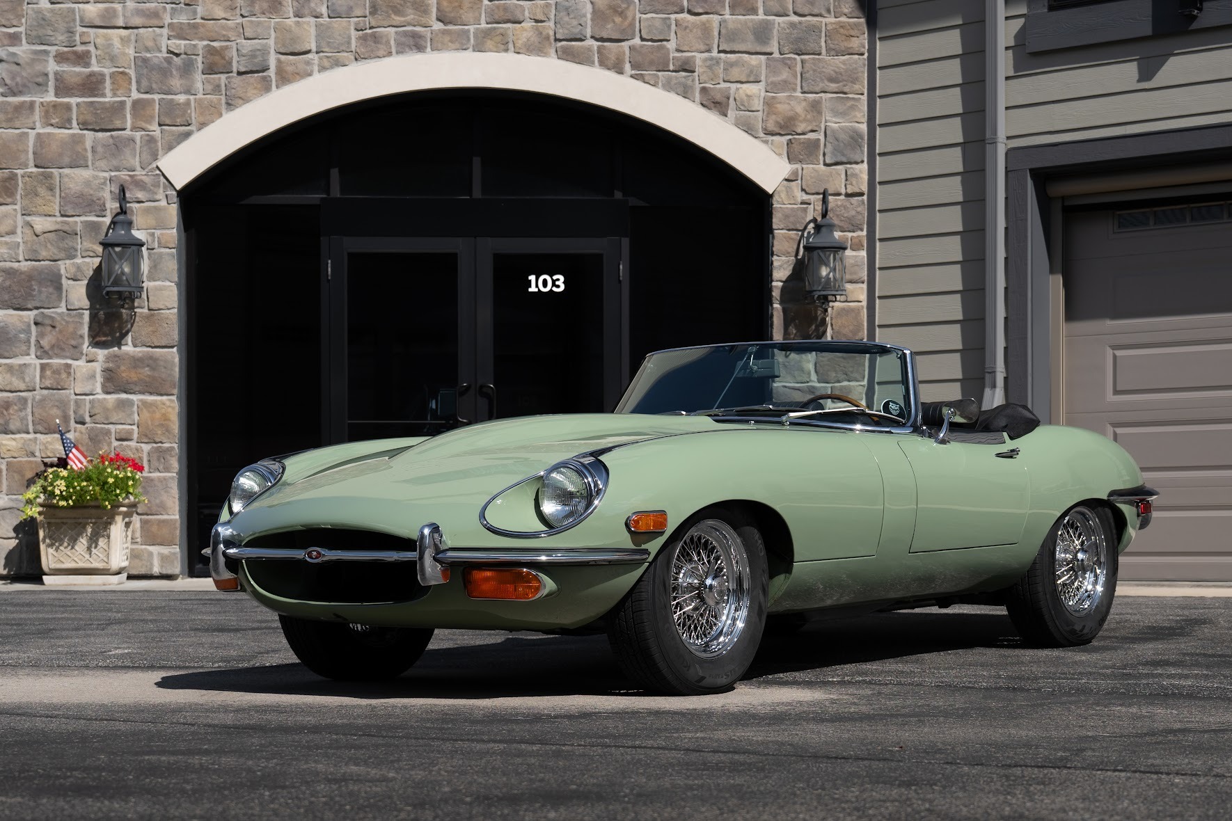 Used 1969 JAGUAR E-TYPE SERIES II XKE Series II Roadster Willow Green 4 Spd Manual 4.2 L for sale $124,800 at Chicago Motor Cars in West Chicago IL