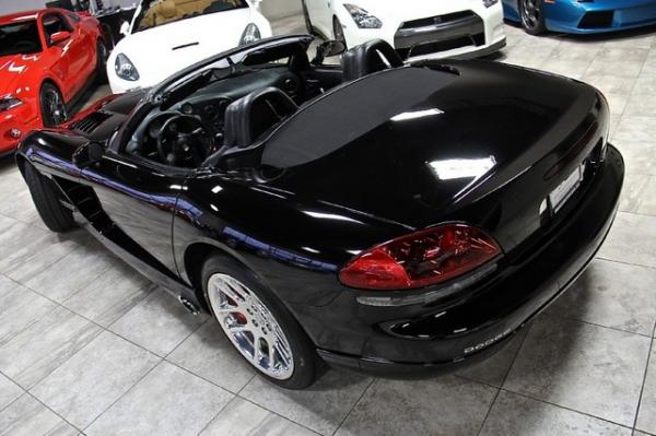 New-2004-Dodge-Viper-SRT10