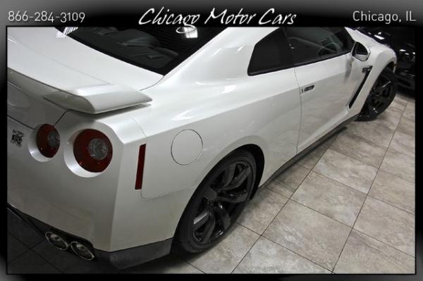 Used-2010-Nissan-GT-R-Premium