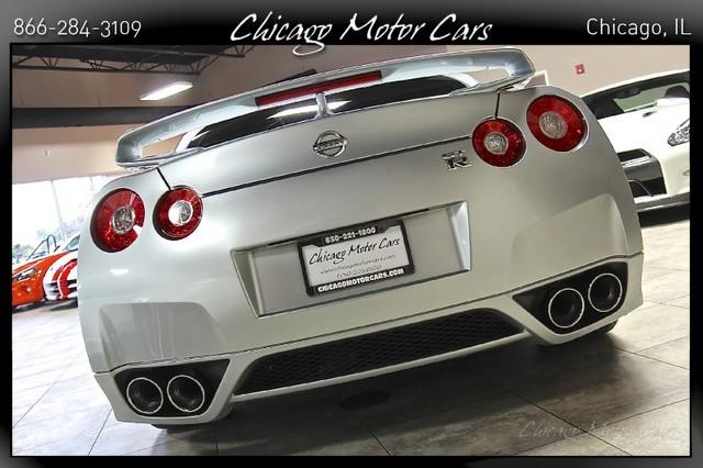 Used-2010-Nissan-GT-R-Premium