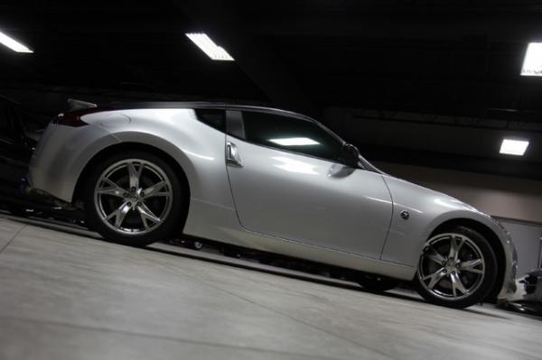 New-2009-Nissan-370Z-Touring