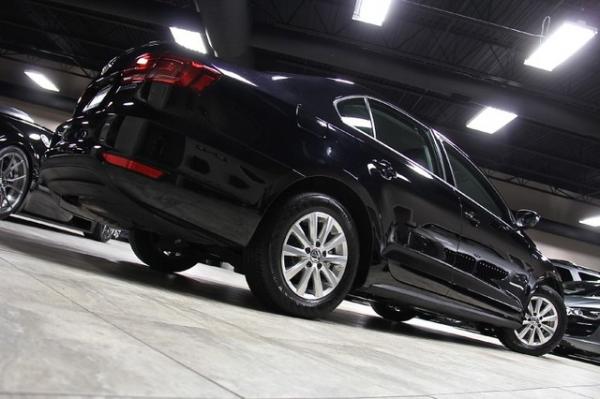 New-2013-Volkswagen-Jetta-Sedan-Hybrid