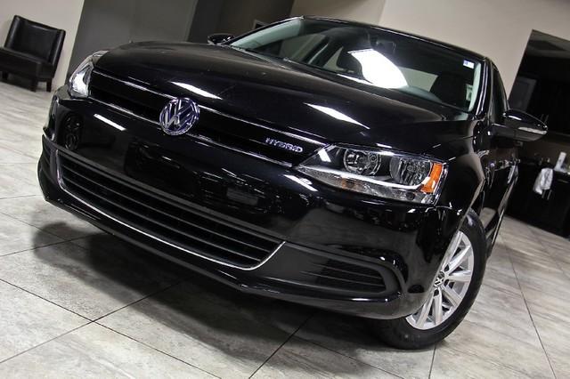 New-2013-Volkswagen-Jetta-Sedan-Hybrid