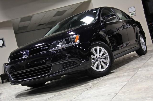 New-2013-Volkswagen-Jetta-Sedan-Hybrid