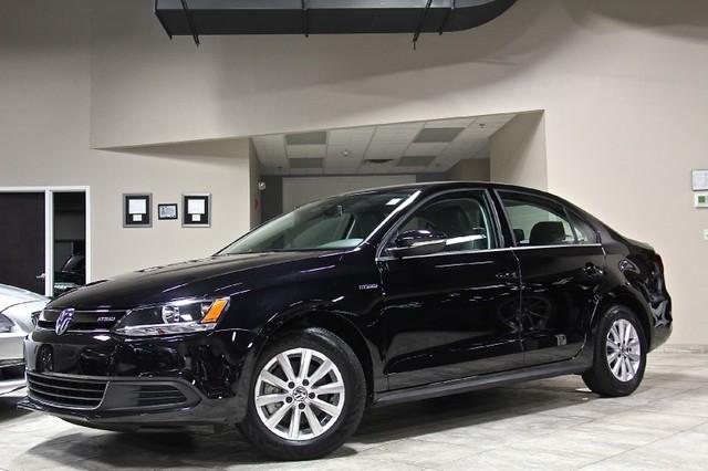 New-2013-Volkswagen-Jetta-Sedan-Hybrid