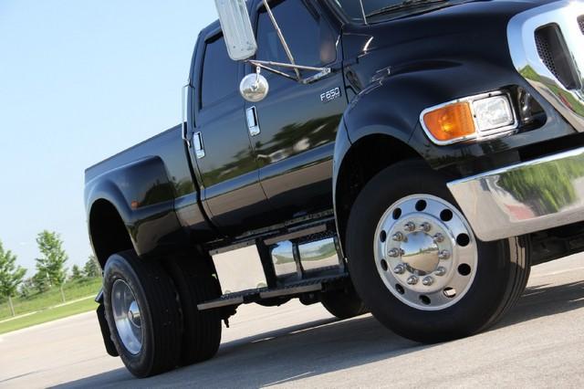 Used-2006-Ford-F-650-Super-Duty