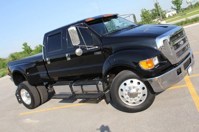 Used-2006-Ford-F-650-Super-Duty