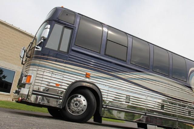 Used-1999-Prevost-Tour-Bus