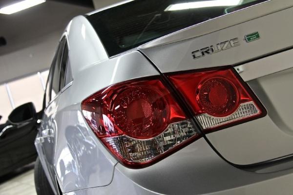 New-2011-Chevrolet-Cruze-ECO-w1XF