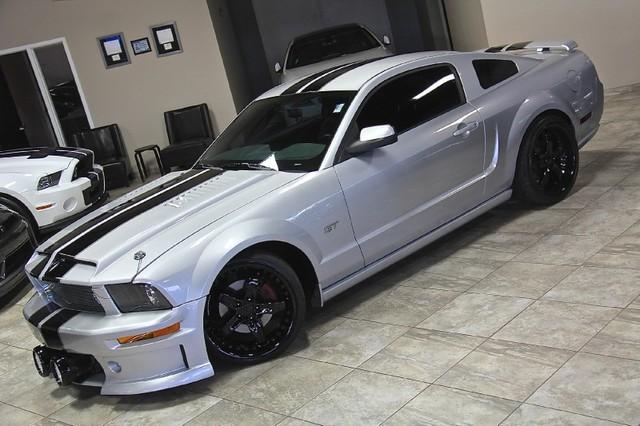 New-2005-Ford-Mustang-GT-Deluxe