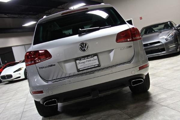 New-2011-Volkswagen-Touareg-Hybrid-V6