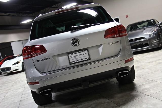 New-2011-Volkswagen-Touareg-Hybrid-V6