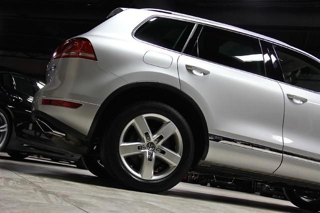 New-2011-Volkswagen-Touareg-Hybrid-V6