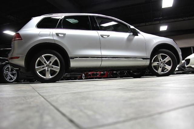 New-2011-Volkswagen-Touareg-Hybrid-V6