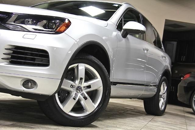 New-2011-Volkswagen-Touareg-Hybrid-V6