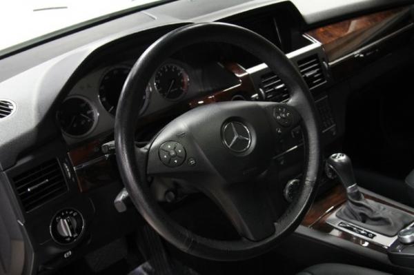 New-2010-Mercedes-Benz-GLK350-4Matic