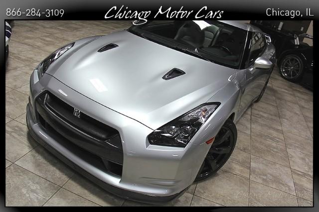 Used-2010-Nissan-GT-R-Premium