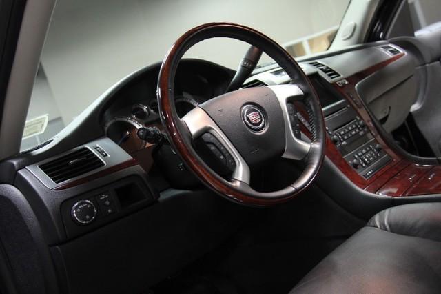 New-2010-Cadillac-Escalade-Luxury