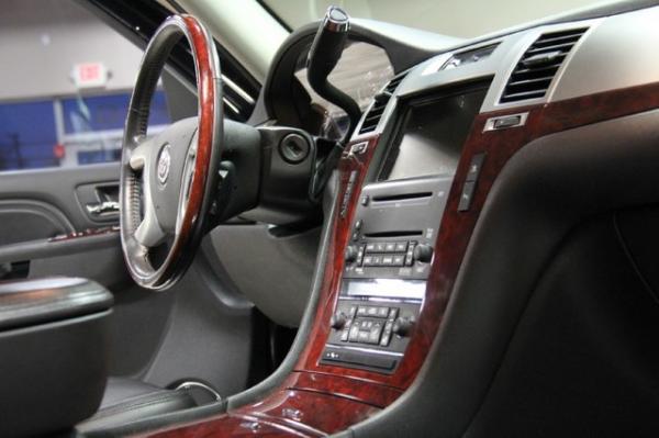 New-2010-Cadillac-Escalade-Luxury