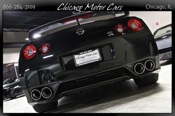 Used-2014-Nissan-GT-R-Black-Edition