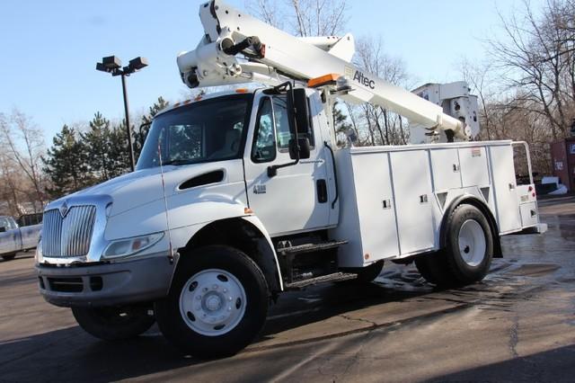 New-2003-International-4300-Utility-DT466