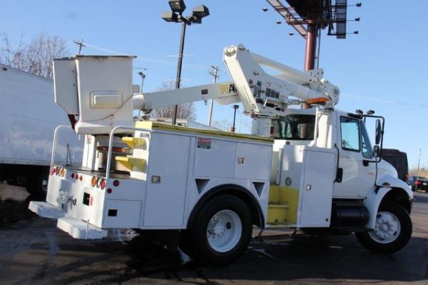 New-2003-International-4300-Utility-DT466