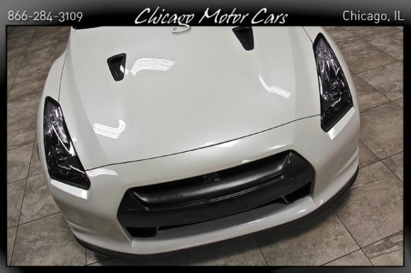 Used-2010-Nissan-GT-R-Premium