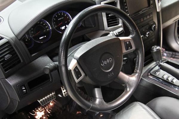 New-2010-Jeep-Grand-Cherokee-SRT-8