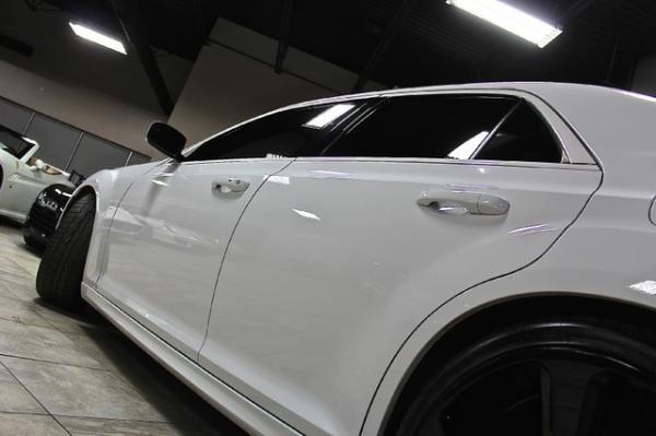 New-2012-Chrysler-300-SRT8