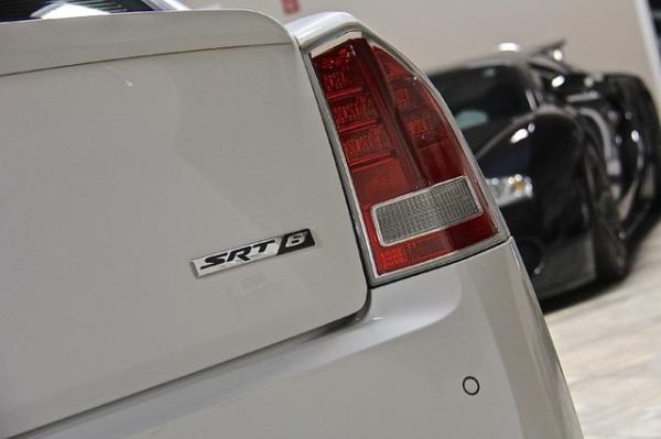 New-2012-Chrysler-300-SRT8