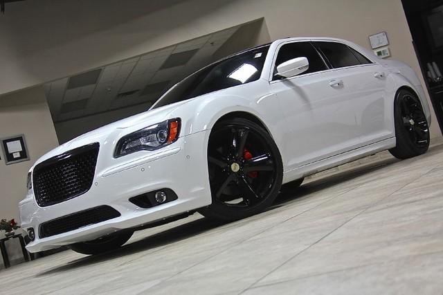 New-2012-Chrysler-300-SRT8