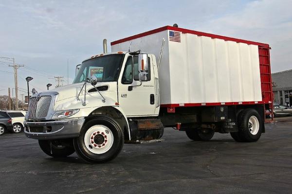 New-2005-International-4400-DT530