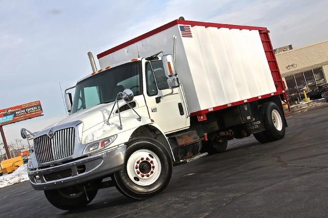 New-2005-International-4400-DT530