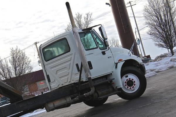 New-2005-International-4400-DT530