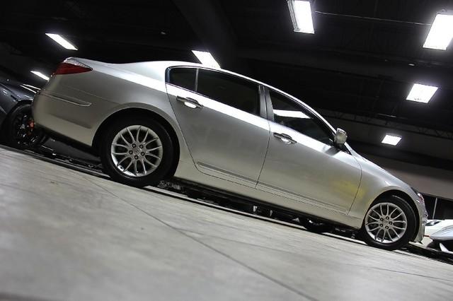 New-2009-Hyundai-Genesis