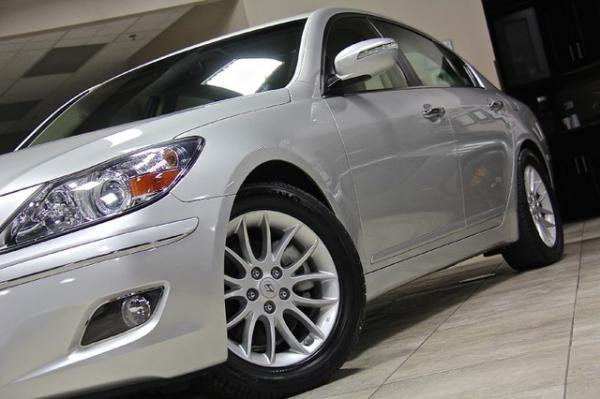 New-2009-Hyundai-Genesis