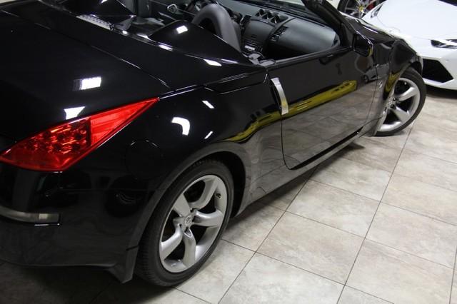 New-2007-Nissan-350Z-wBlack-Top