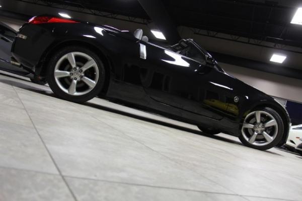 New-2007-Nissan-350Z-wBlack-Top