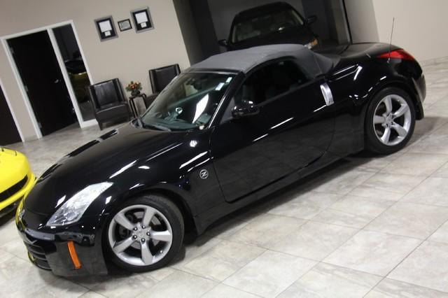 New-2007-Nissan-350Z-wBlack-Top