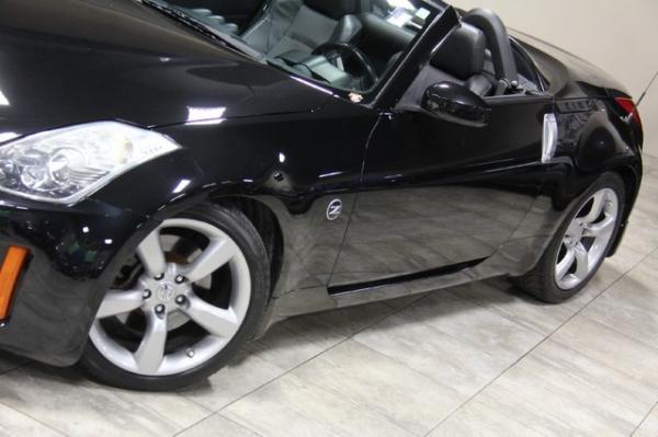 New-2007-Nissan-350Z-wBlack-Top