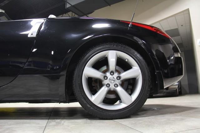 New-2007-Nissan-350Z-wBlack-Top