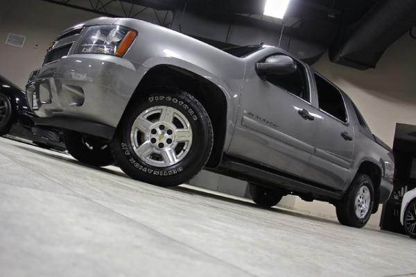 New 2007 Chevrolet Avalanche LS 4WD for sale Sold at Chicago Motor Cars in West Chicago IL 60185 2