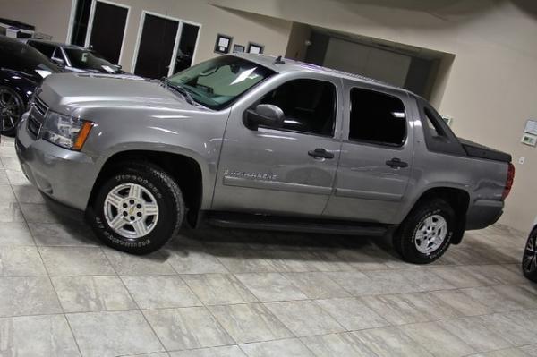 New 2007 Chevrolet Avalanche LS 4WD for sale Sold at Chicago Motor Cars in West Chicago IL 60185 3
