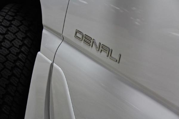 New-2005-GMC-Yukon-XL-Denali-4WD