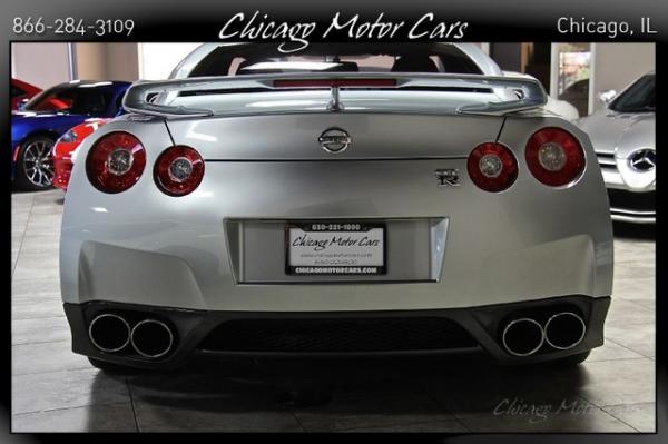 Used-2009-Nissan-GT-R-Premium-Premium