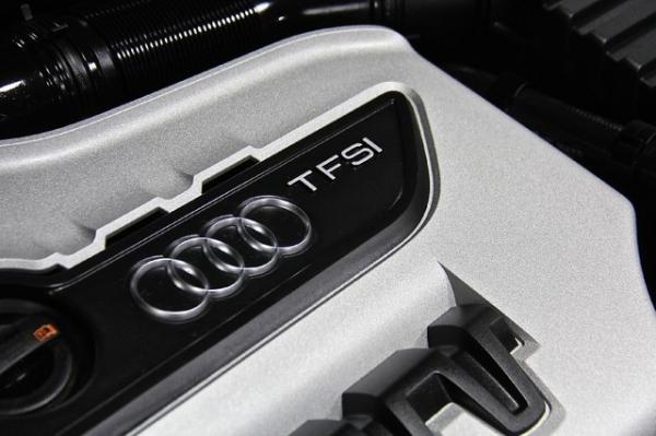 New-2010-Audi-TTS-20T-Prestige