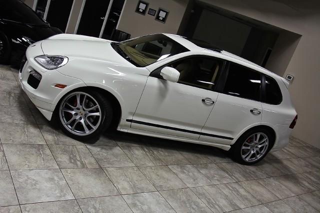 New-2010-Porsche-Cayenne-GTS