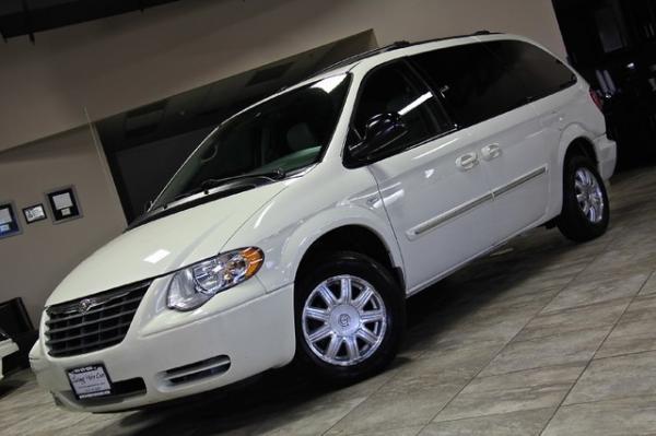 New 2007 Chrysler Town & Country Touring LWB Signa for sale Sold at Chicago Motor Cars in West Chicago IL 60185 2